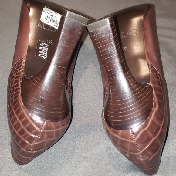 Aldo Pointy Toe 4 inch Heels Brown size 6 - Picture 10 of 10
